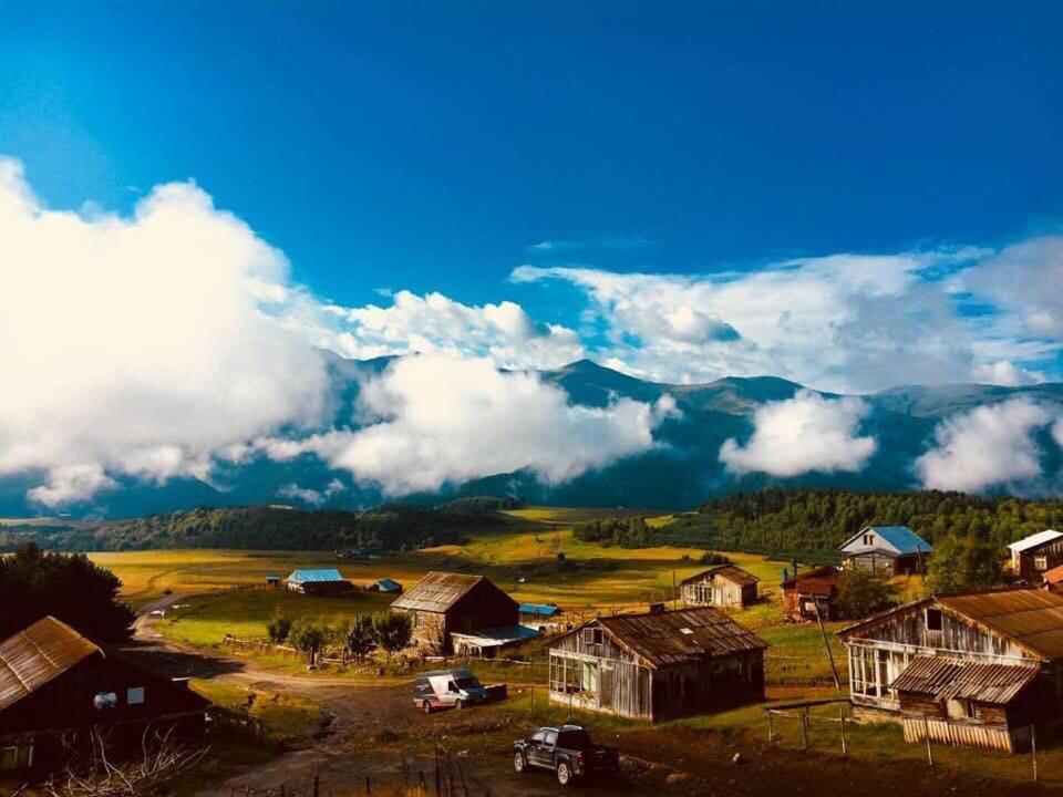 Hostel Tishe Omalo Zewnętrze zdjęcie